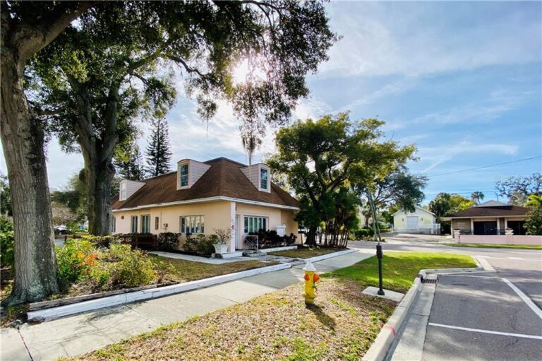 425-S-Garden-Ave Clearwater